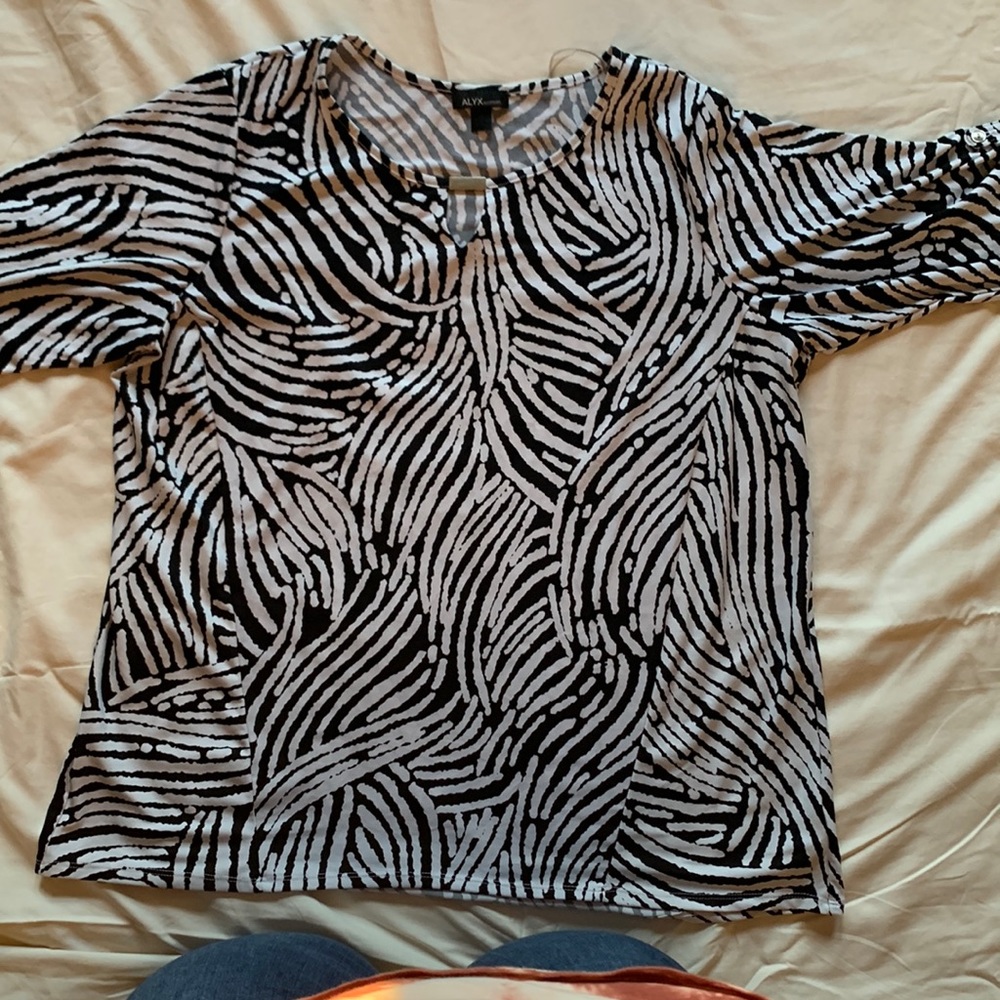 3/4 length sleeve top